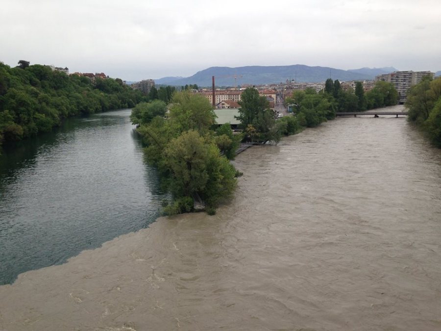 At Pont de Jonction looking down on the Arve (right) & Rhone (left) rivers with the flooding