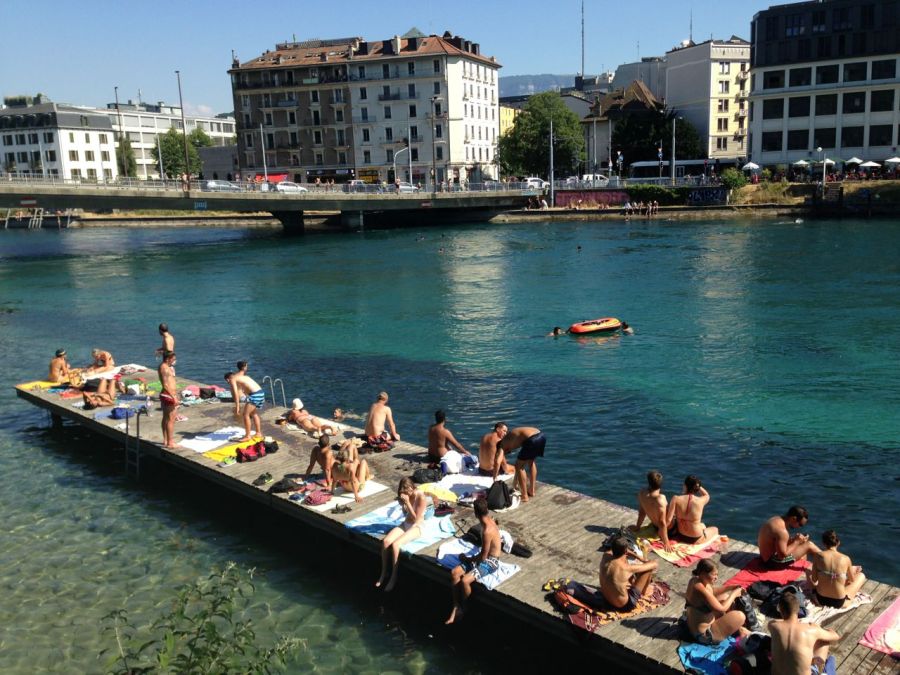Diving in Lake Geneva1