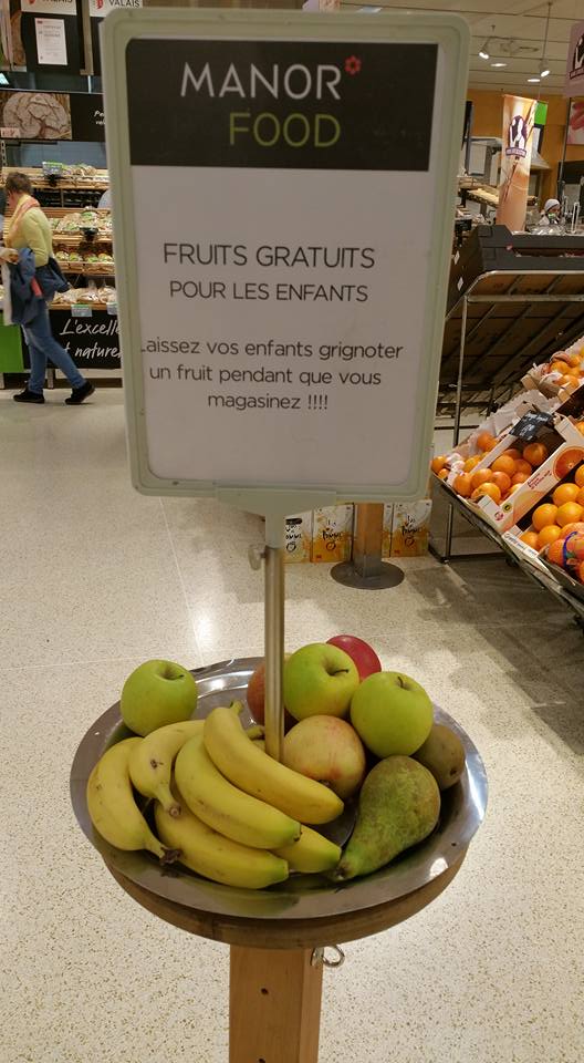 Manor offers free fruit for kids